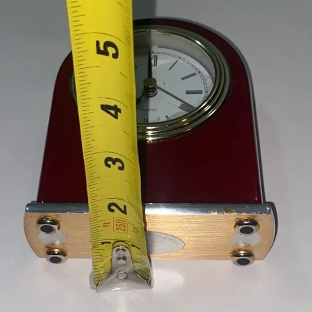 Elegant Red Burgundy  and Gold Quartz Clock